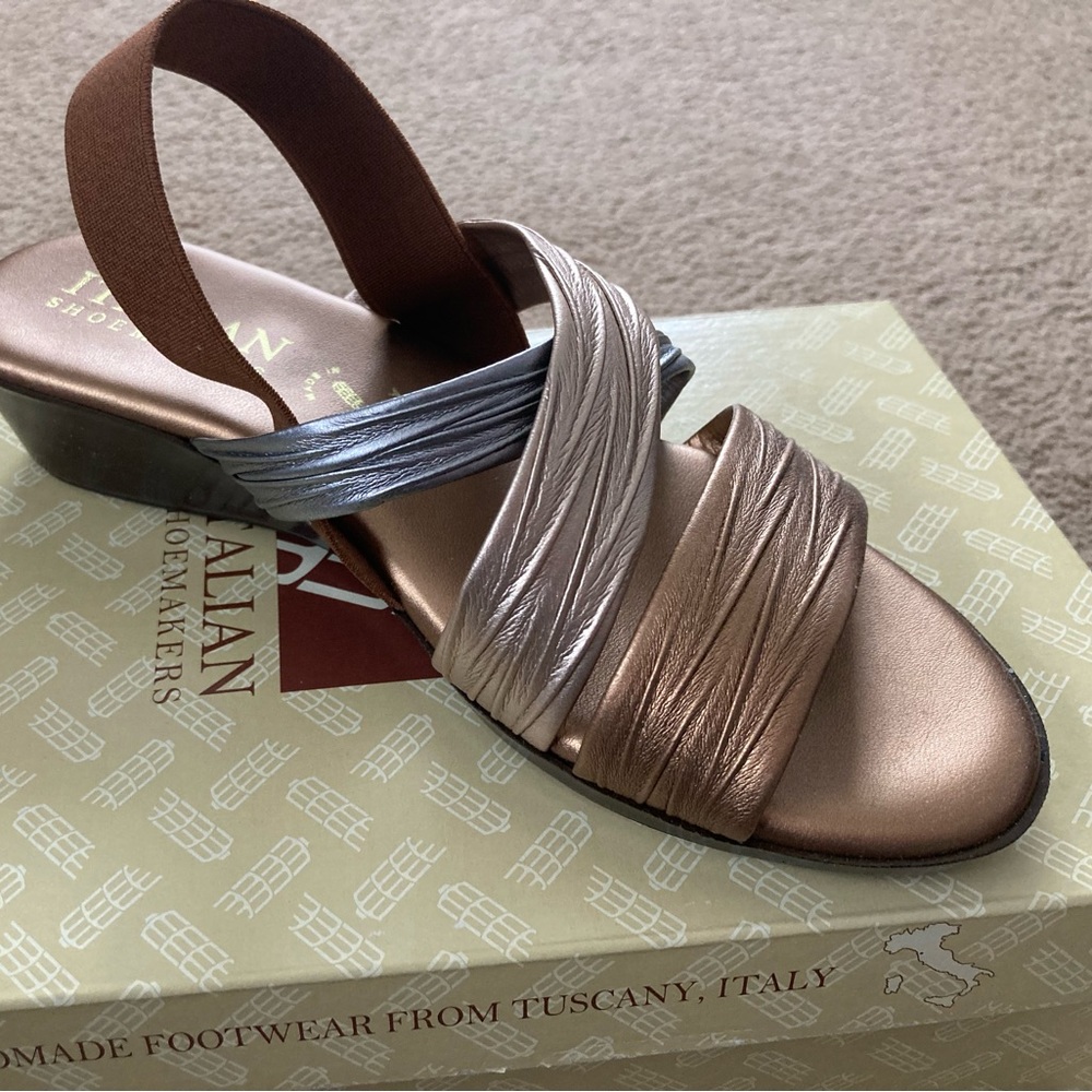Italian shoemaker sandal-new in box